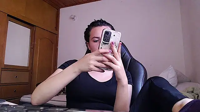 Shanel_Lozano: онлайн-секс-чат