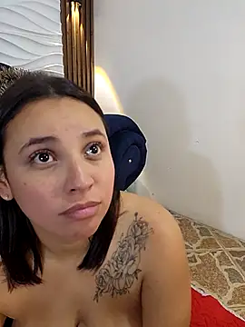 دردشة LizzRouse الجنسية المباشرة