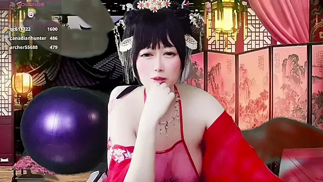 LuckyCute-Tutu: онлайн-секс-чат