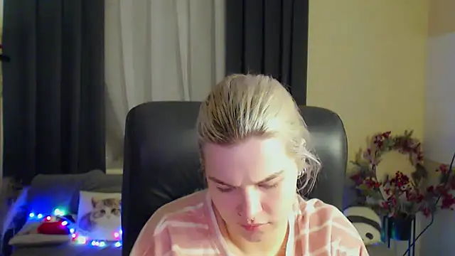 Chat +18 de Hot_Blonda ao vivo