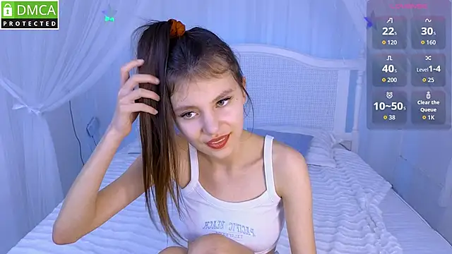 Little__LunaaのライブXXXチャット