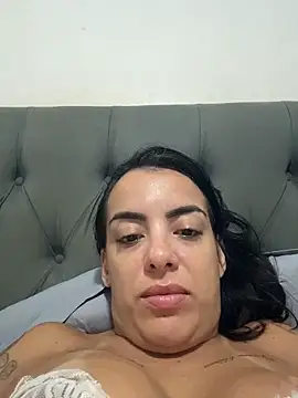 Chat +18 de Srta_Jhenny ao vivo