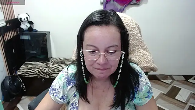 Chat +18 de Sonialorens_ ao vivo