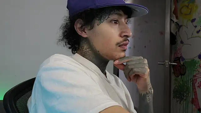 Chat XXX Live trieone