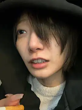 qxxRAYxxp Adlı Modelin Canlı XXX Sohbeti