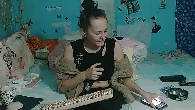 brighteyes77 live XXX chat