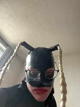 Sissylaurax Show Webcam