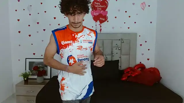 Caius_fox Adlı Modelin Canlı XXX Sohbeti