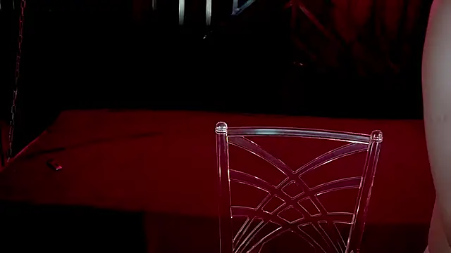 دردشة LiviaShy الجنسية المباشرة