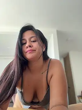 KattyPortman Adlı Modelin Canlı XXX Sohbeti