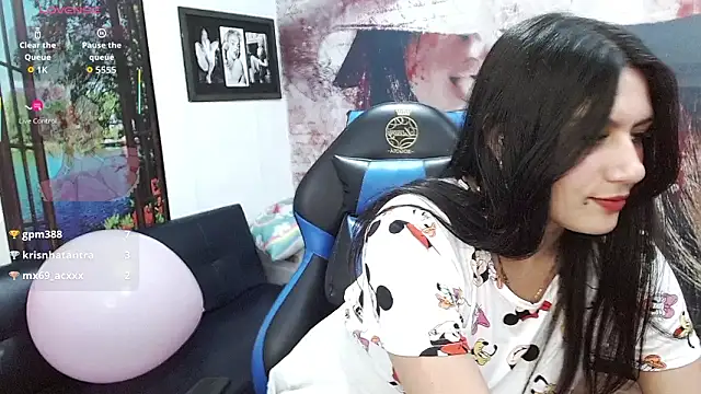 gigi_gilt_ élő XXX-chatje