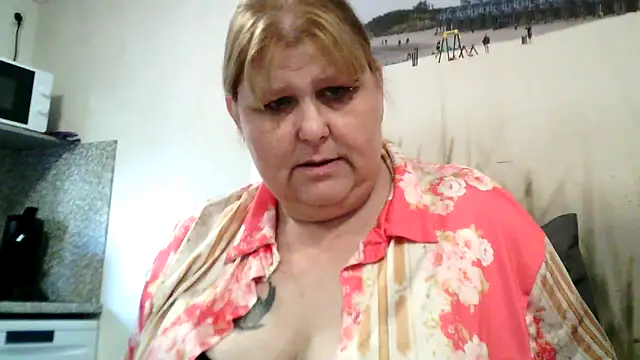 Sylviastar46's Live XXX Chat