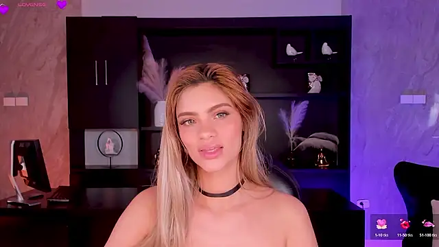 KyomiVelvet élő XXX-chatje