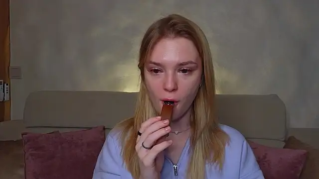 cyberl0ve_ Chat XXX in diretta