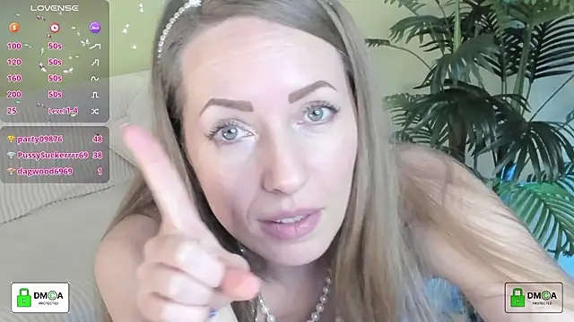 Queenymel's Live XXX Chat