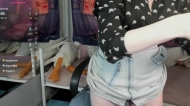 Chat XXX en directo de KiraDuvall