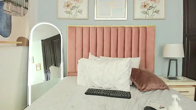 XXX chat uživo modela MarianaScott_