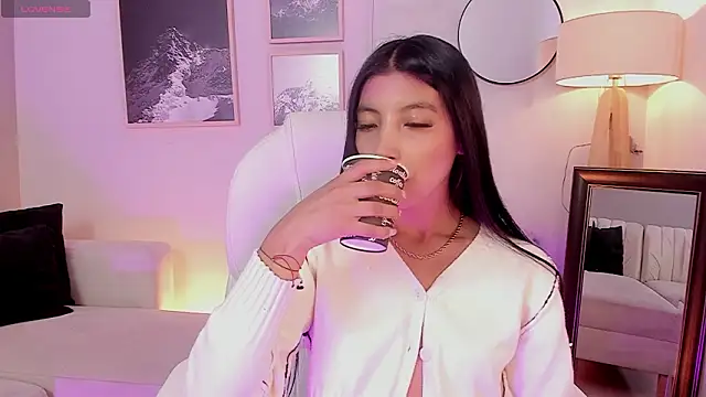 Tiffany_Low's Live XXX Chat