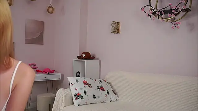 SunnivaCovil's Webcam Show