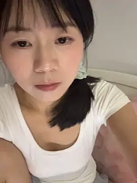 XXX chat uživo modela Nana-3