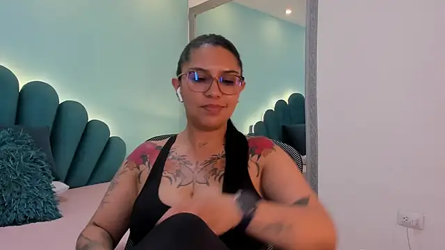 sharlott18: онлайн-секс-чат