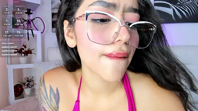 Chatroom XXX en direct de sophie-carter