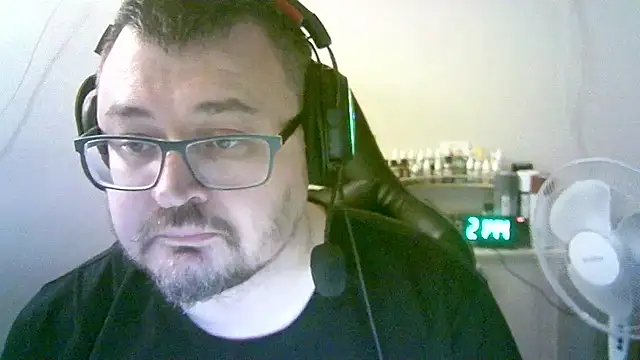 SirAbuser webkamerás műsora