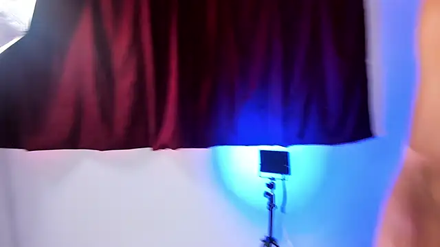 van_angel_ Show in webcam