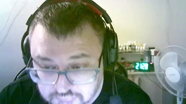 SirAbuser Chat XXX in diretta