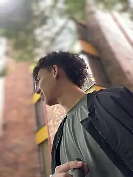 yoursexyjose Chat XXX in diretta