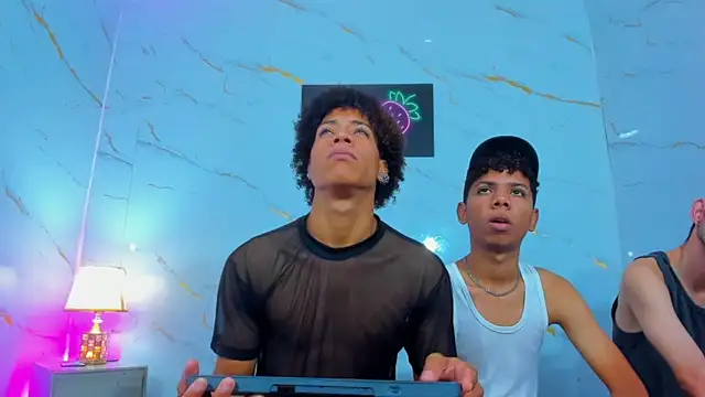 Czat XXX na żywo – Spicy_guys