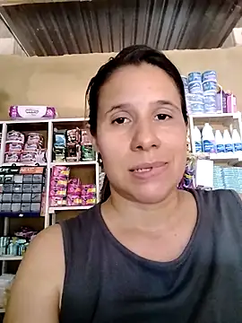 MIA-LARIOS' Live XXX Chat