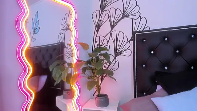 Sweet_Ariadna_: διαδικτυακό σόου στην κάμερα