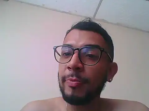 DiemMartinez01: διαδικτυακό σόου στην κάμερα