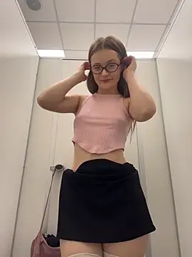 KittyQueeny Adlı Modelin Canlı XXX Sohbeti