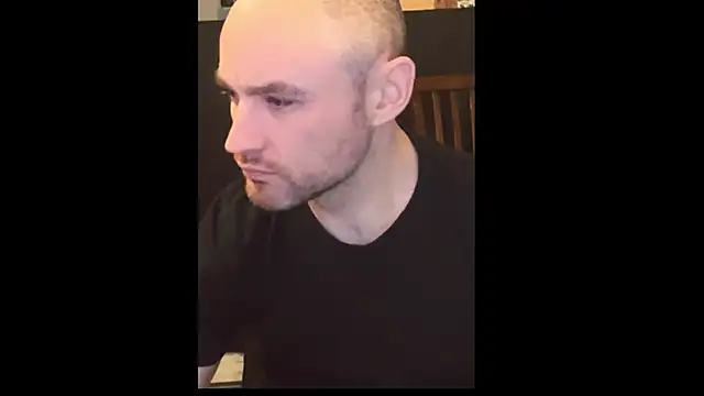 famous1tad Show in webcam