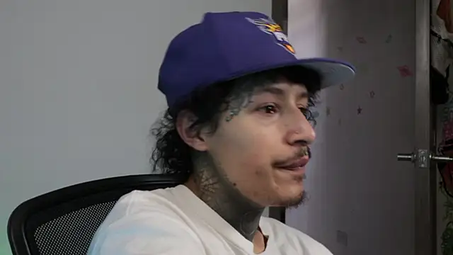 trieone's Webcam Show