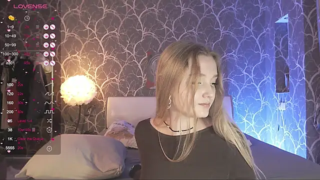 دردشة MiaMiaMeow الجنسية المباشرة