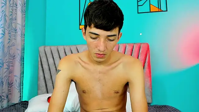 Maikol_Ortiz Adlı Modelin Canlı XXX Sohbeti