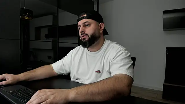 Živý XXX chat DravenPeak