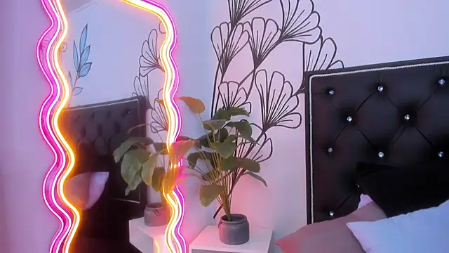 Chatroom XXX en direct de Sweet_Ariadna_