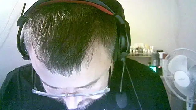 SirAbuser Chat XXX in diretta