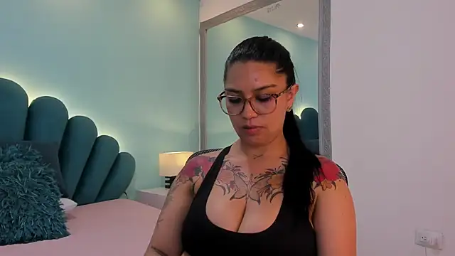 sharlott18 live XXX chat