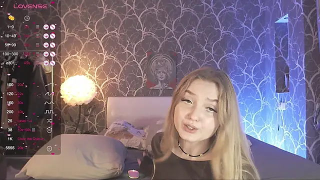 Онлайн чат XXX MiaMiaMeow