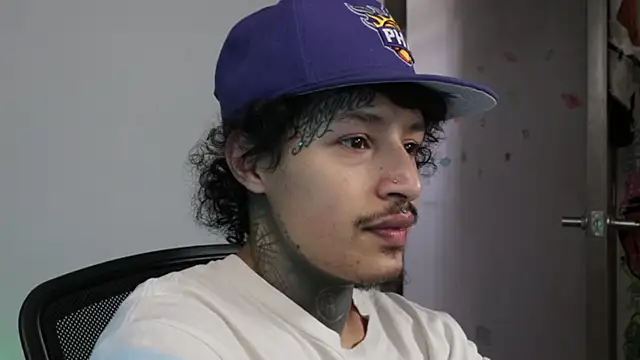 trieone Show in webcam