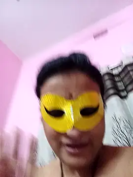 Gullapi Show in webcam