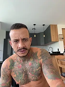 XXX chat uživo modela fitnolan