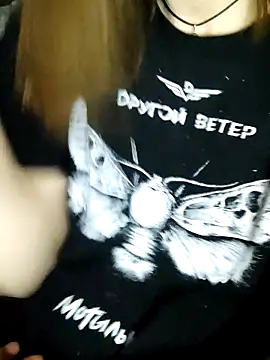 XXX chat uživo modela Aashikalaa