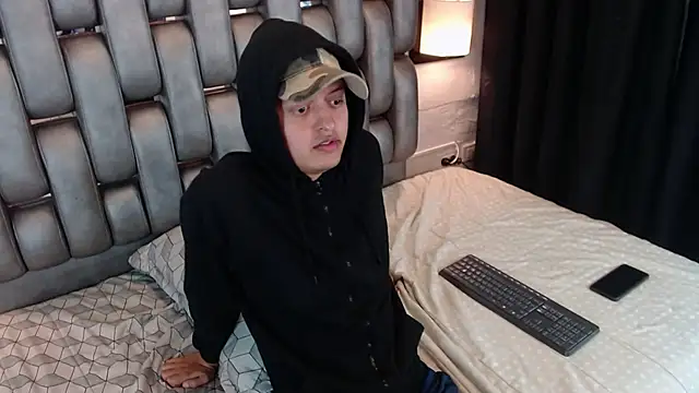 Kevin_Charless 라이브 XXX 채팅