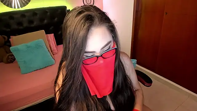 LolaVillalobos Adlı Modelin Canlı XXX Sohbeti